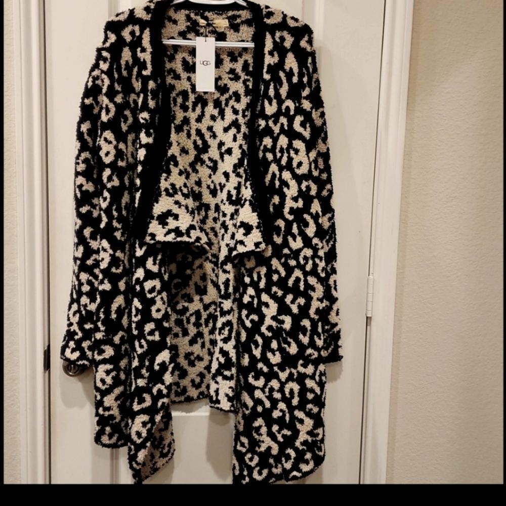 Ugg Phoebe Fluffy Sweater Wrap Cardigan- Black/Leopord - Picture 5 of 6